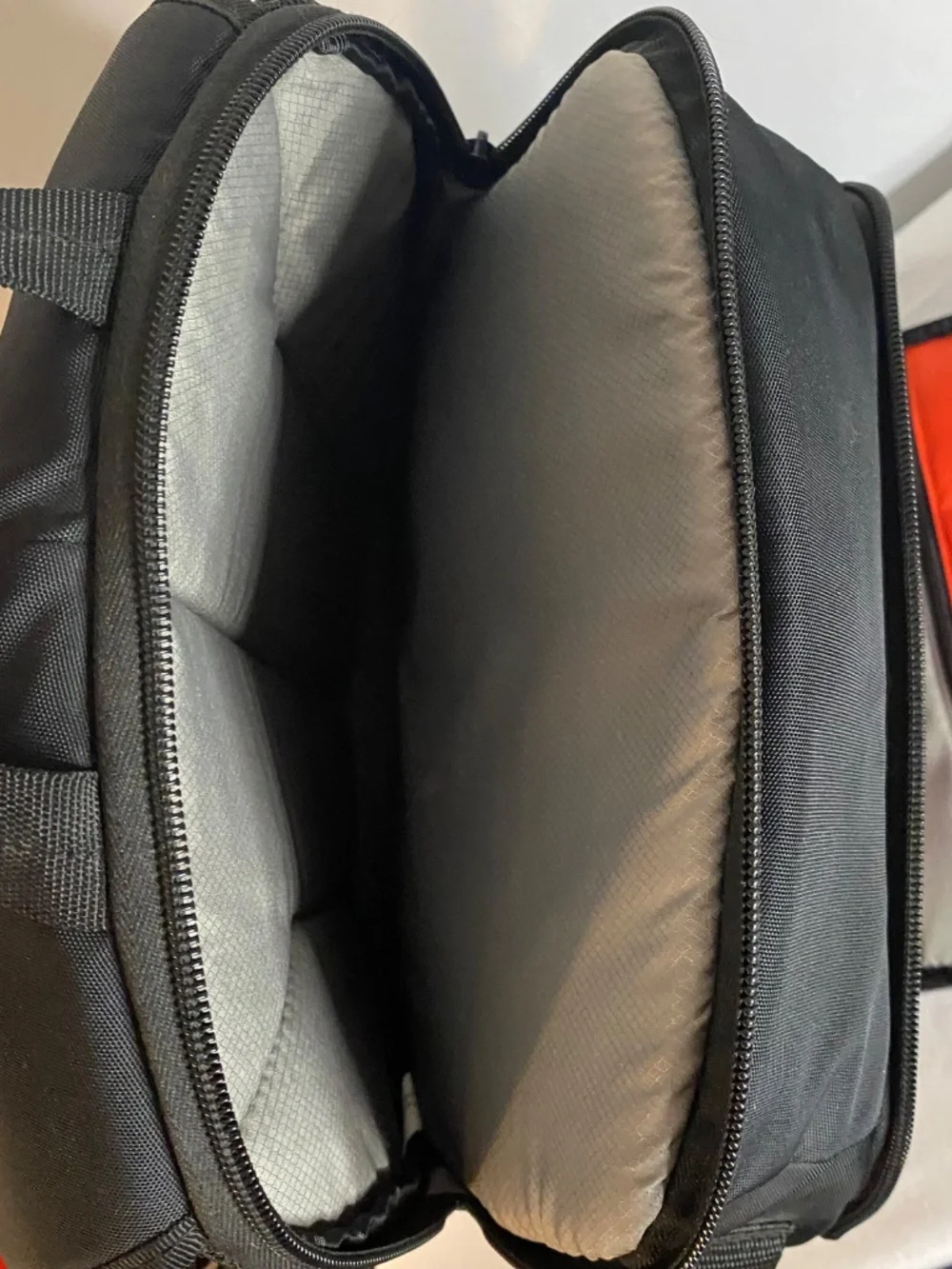 Case Logic Camera Backpack - Picture 4 of 8